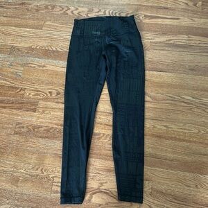 Lululemon wonder under leggings size 8